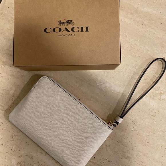 Coach mini wristlet brand new with box and tag - multiple colors available - Picture 4 of 10
